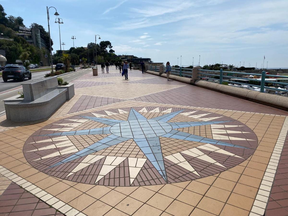 Waterfront District Apartment جنوة المظهر الخارجي الصورة